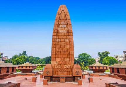 Sacred Heights Retreat: Amritsar to Dharamshala Tour