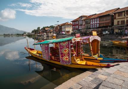Amritsar to Kashmir Bliss: Lakes & Valleys Tour