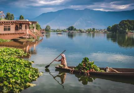 The Majestic North: 9-Day Journey through Jammu & Kashmir’s Finest
