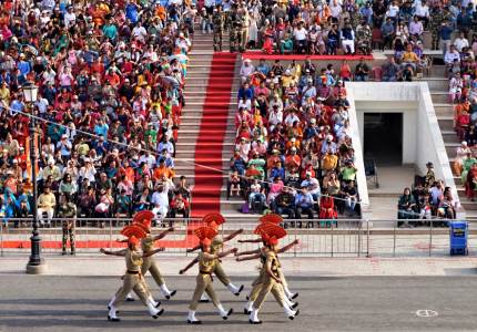 City to Valley Vibes: Chandigarh, Amritsar, Jammu & Srinagar Tour