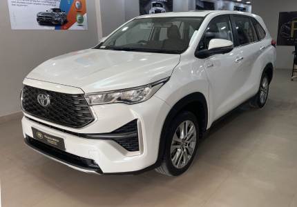 Innova Hycross